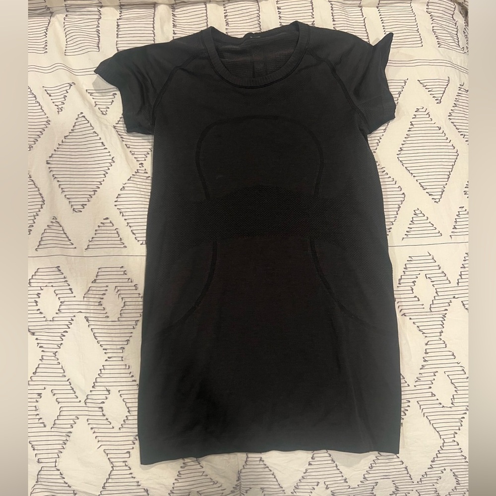 SOLD Lululemon SS swiftly tech shirt